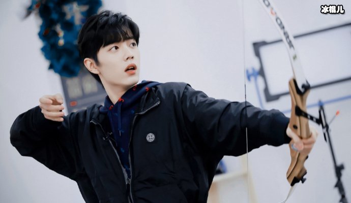 【WPT扑克】肖战杨紫横店聚餐庆祝合作结束友谊还在，却为何避嫌刻意分开走