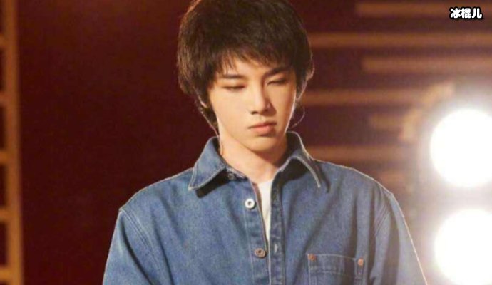 【WPT扑克】有一种“撩人”叫男星蒙眼，华晨宇、肖战还好，最迷恋他！