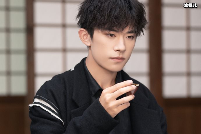 【WPT扑克】千玺弟弟为了做好工作有多拼？何老师爆料我们都休息了他不能