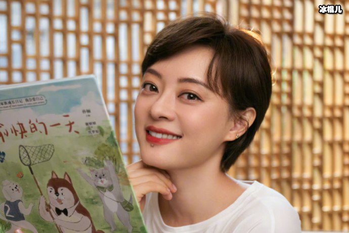 【WPT扑克】孙俪晒一桌子素材被赞像宫廷盛宴，网友一查价格，惊呆了！