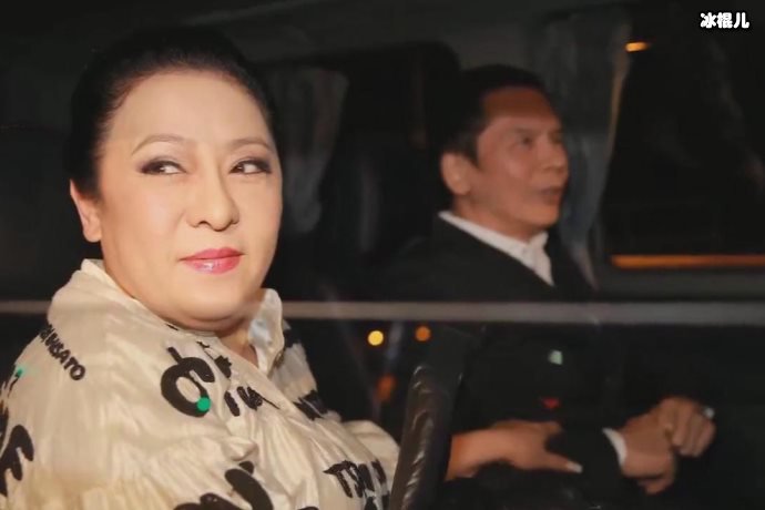 【WPT扑克】向太深夜发儿子儿媳合照，力证二人感情和睦