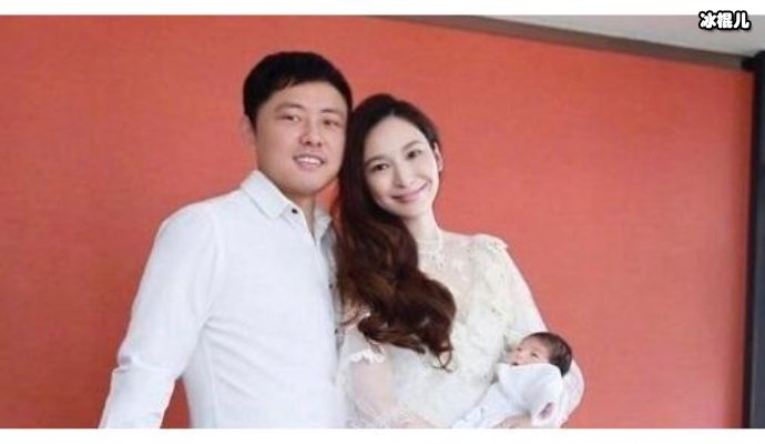 【WPT扑克】吴佩慈现身闺蜜聚会吃20元吐司疑似转性，网友：不大手大脚了