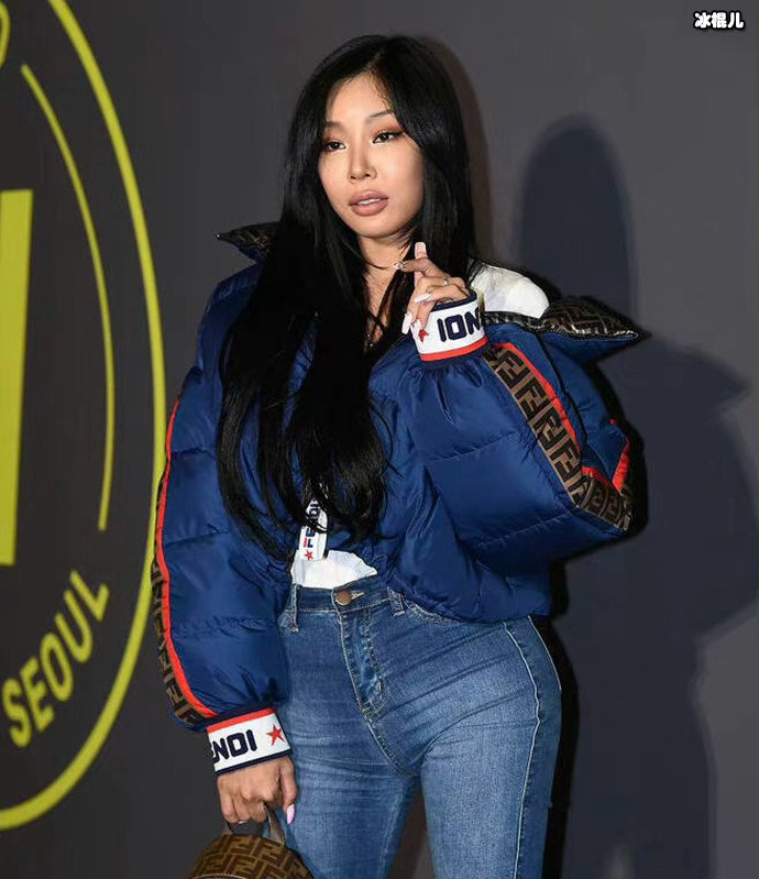 【WPT扑克】曝Jessi与朴宰范厂牌不续约，两人又被传不和是怎么回事？