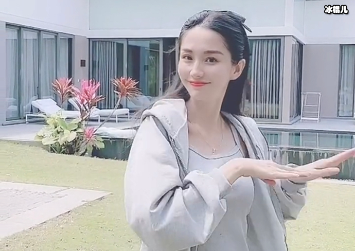 【WPT扑克】她因大尺度作品走红，被外国人称为东方第一美女，如今活成这样