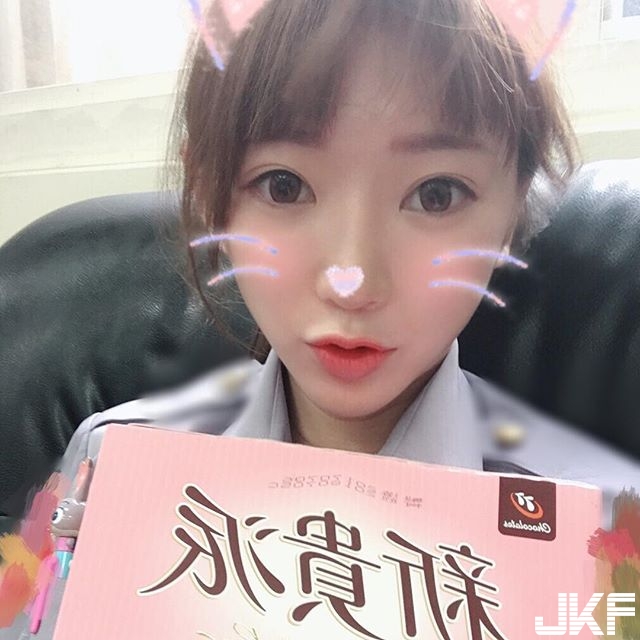 【WPT扑克】台灣最正無誤！甜美大眼女警正到「引發暴動」還有超驚人「Ｓ曲線」讓網友受不了！