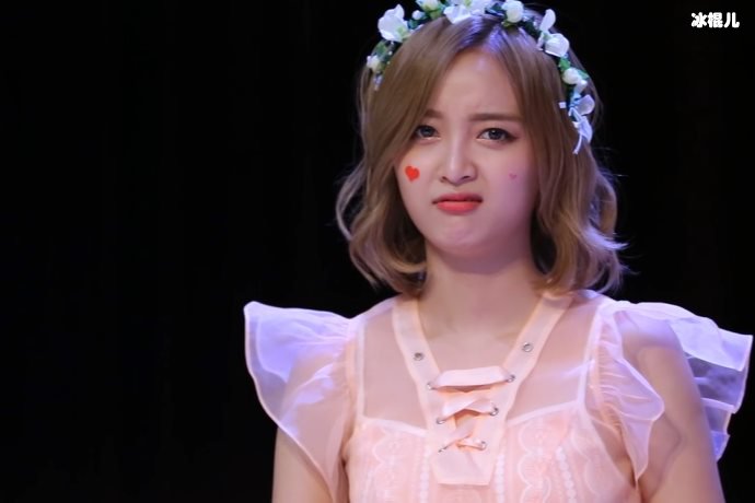 【WPT扑克】吴宣仪舔手指，台下男女反应对比明显