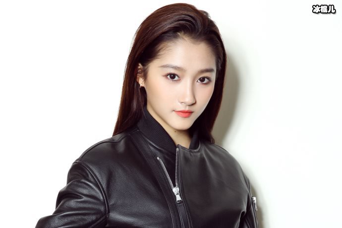 【WPT扑克】关晓彤不想和粉丝分享行程，还直接让粉丝闭嘴遭遇脱粉困境！