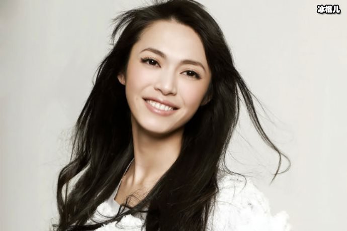 【WPT扑克】姚晨宅家带孩子女儿五官跟妈妈仿佛复制粘贴，网友：小姚晨