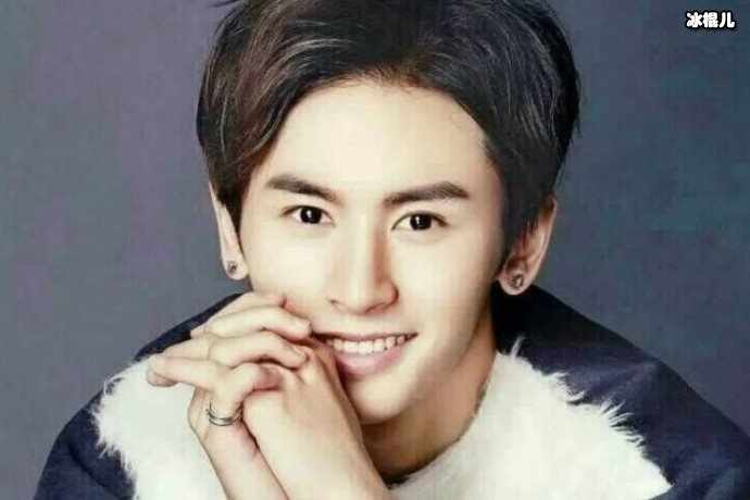 【WPT扑克】谁都渴望遇见你张哲瀚情话技能加持，与罗溪甜蜜上演摩天楼吻