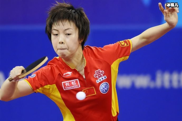 【WPT扑克】冷面张怡宁难得与丈夫同框亮相，全程无交流不代表婚姻不幸福