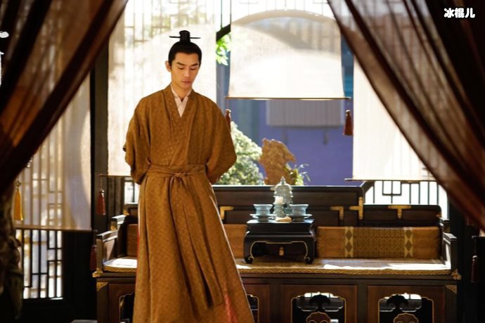 【WPT扑克】张妼晗变身时尚女郎，《清平乐》中的她竟如此美丽难怪官家喜欢