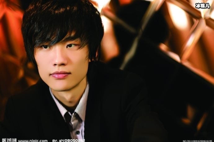 【WPT扑克】许嵩经纪人揭露微博潜规则！撤掉黑词条需要与平台签特殊协议