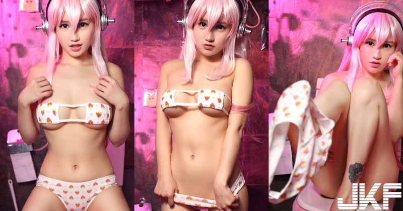 【WPT扑克】「草莓小褲褲」崩壞啦！深夜上演的「暗黑版草莓百分百」情慾挑逗才是大人王道！