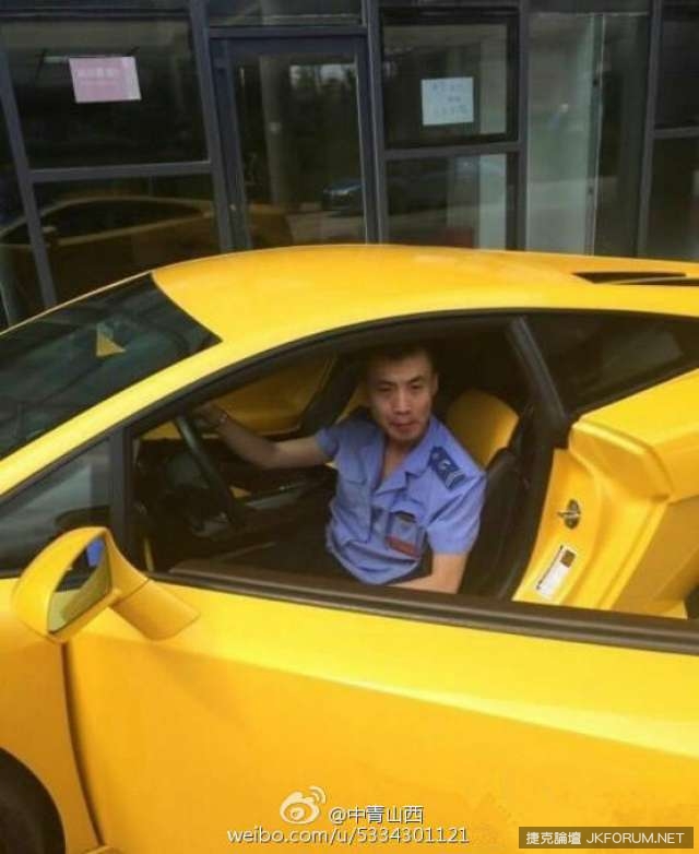 【WPT扑克】最豪公車司機　開藍寶堅尼上下班