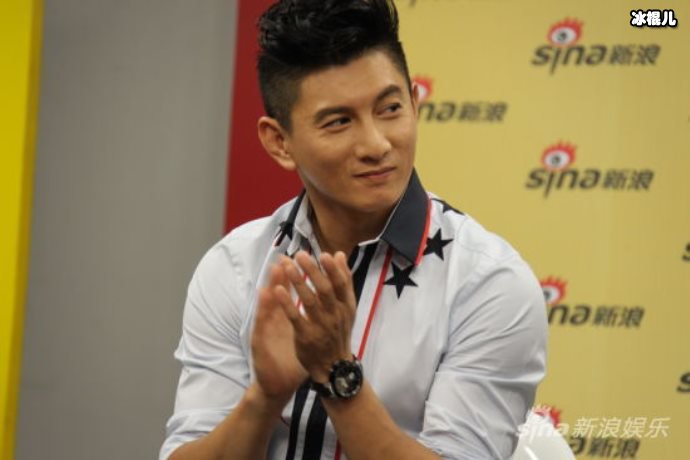 【WPT扑克】吴奇隆甜蜜探班刘诗诗，结婚多年仍恩爱如初快速上车是老手了