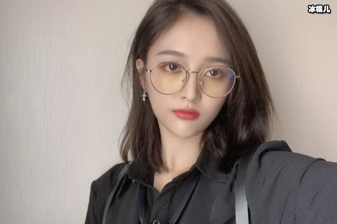 【WPT扑克】吴宣仪又一个新身份，收银员小妹往柜台一站顾客络绎不绝