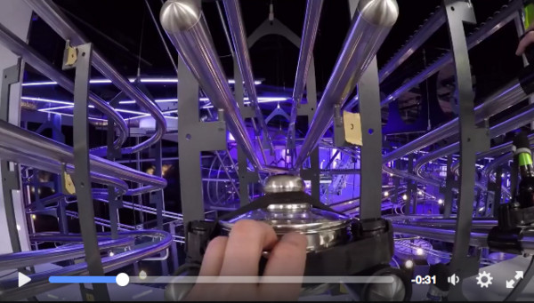 【WPT扑克】英國第一間另類迴轉餐廳　食物繞300公尺送到你面前