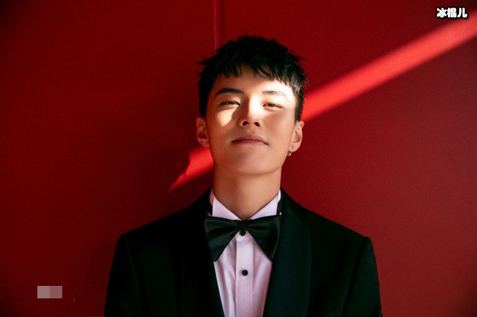 【WPT扑克】何与是怎么出道的？ 何与是哪家公司的艺人演过哪些么作品