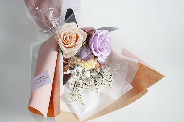 【WPT扑克】朋友升級戀人的關鍵！送什麼禮最能贏得女生的芳心，比名牌包更討人歡心的答案竟然是…