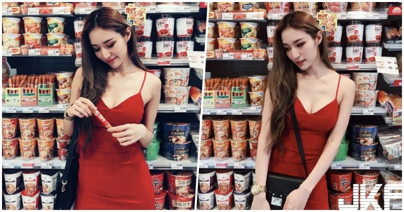 【WPT扑克】超市爆乳正妹「惹火度爆表」！火紅低胸美乳讓其他客人都暈了！