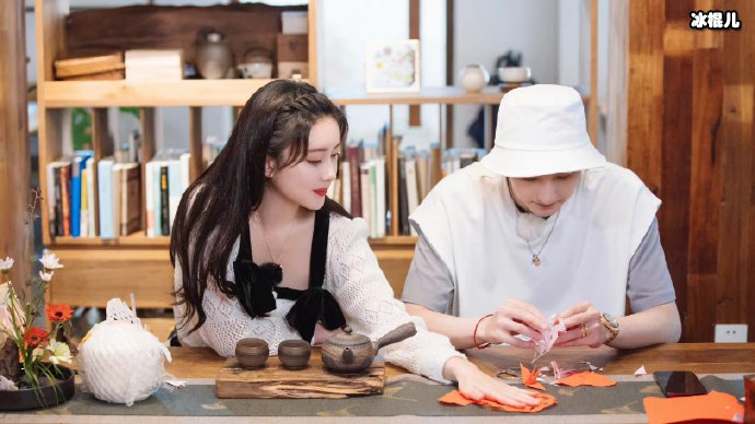 【WPT扑克】孟子义刘特约会在一起了吗? 她害死两个灯光师是真是假