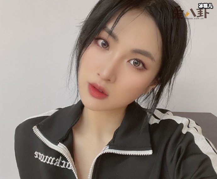 【WPT扑克】姚安娜妈妈姚凌是小3？ 网传真正小3上位不是姚凌！