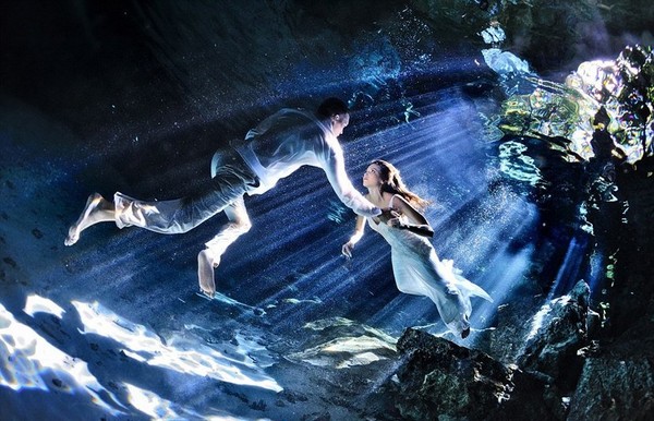 【WPT扑克】法國水下婚紗攝影，在奇幻海洋世界中世界紀錄愛情