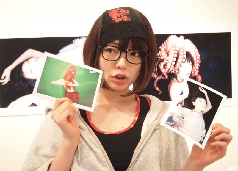 【WPT扑克】日本妹買「18公斤重章魚」壓在自己私處！美乳殘留「不明黏液」真的很難清洗…