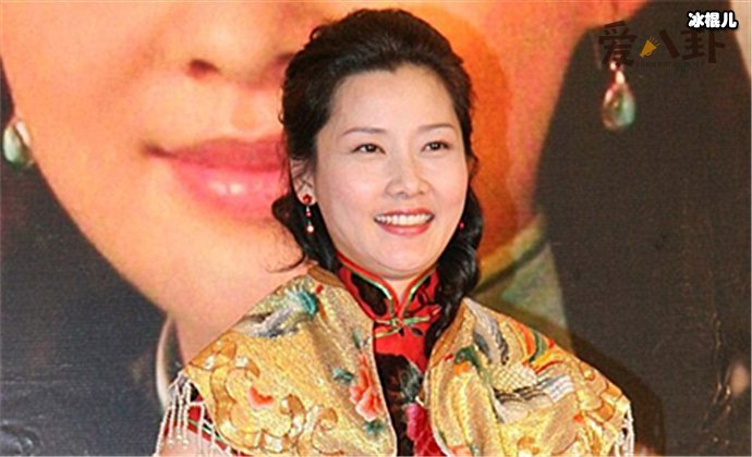 【WPT扑克】何赛飞老公的照片, 嫁给班主任的儿子揭两人相识过程