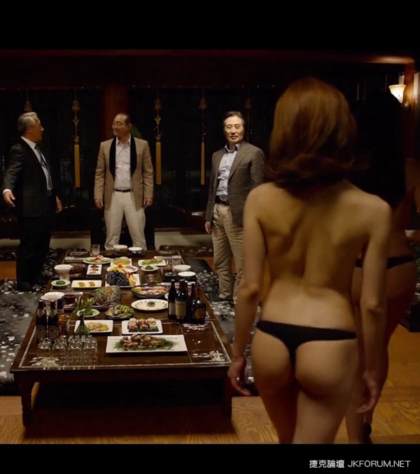 【WPT扑克】女星破格演出幾乎全裸上陣，翹臀引起關注，被韓國網友封為＂鴨子屁股＂翹得真可人