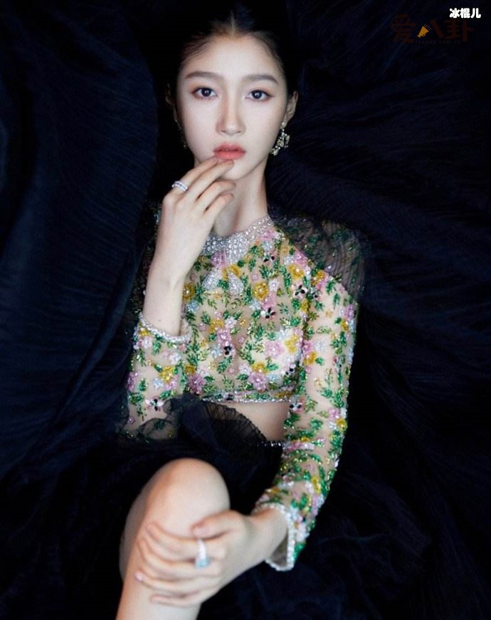 【WPT扑克】关晓彤能不能换个造型师, 晚会造型再次翻车被嘲