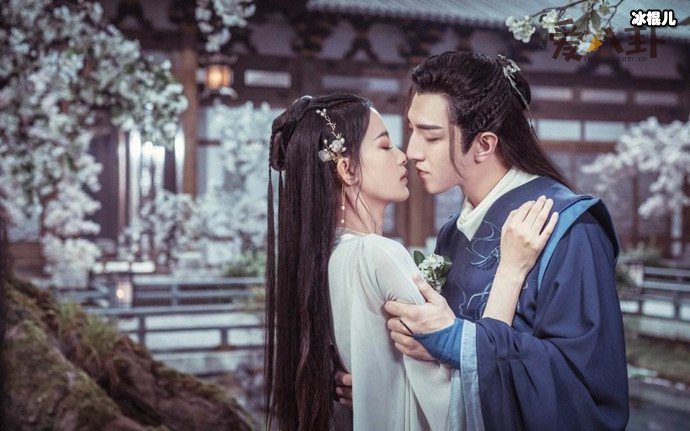 【WPT扑克】孙怡吐槽金瀚拍吻戏前吃小龙虾, 网友调侃戏里甜蜜戏外麻辣