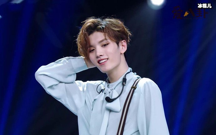 【WPT扑克】灵超家境怎么样？ 他家里很有钱吗他的父母是干嘛的