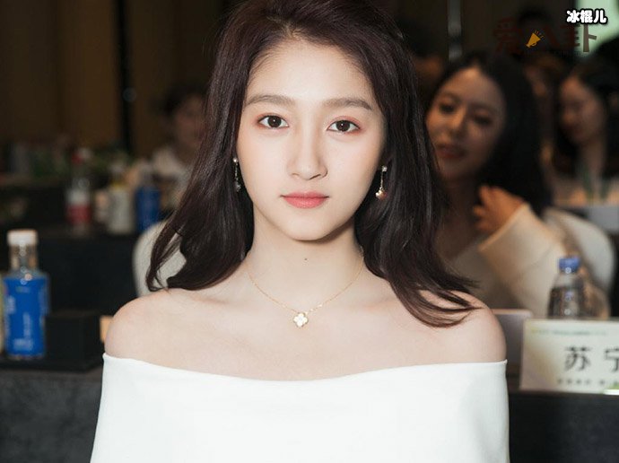 【WPT扑克】关晓彤真的是满清格格吗？ 她身份真很高贵吗为啥现今会变全嘲