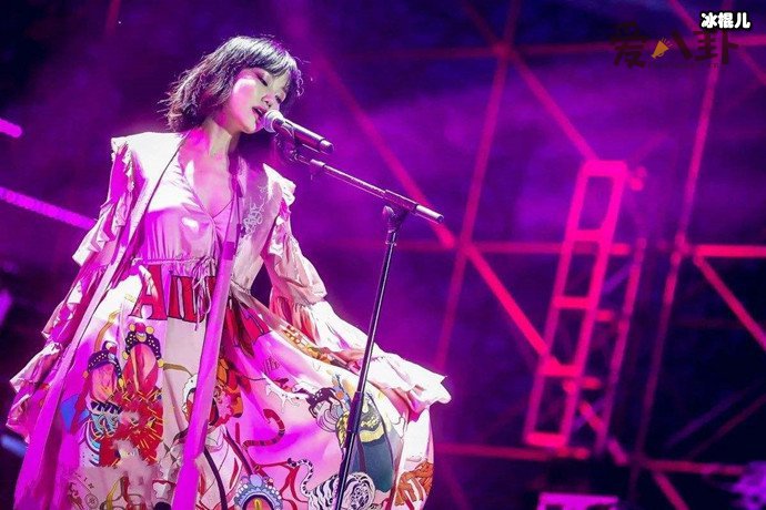 【WPT扑克】黄龄是怎么出道的, 走红后却意外从舞台摔下来怎么回事