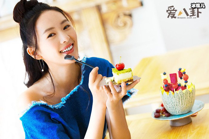 【WPT扑克】童瑶被男子围堵电梯口求抱, 该男子身份引起网友关注