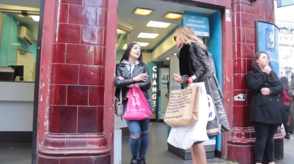 【WPT扑克】金髮美女血灑馬路嚇壞人！網友：異形降臨？？？