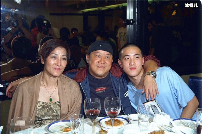 【WPT扑克】曾志伟妻子个人资料 ,曾志伟被曝与妻子长期分居夫妻关系冷淡