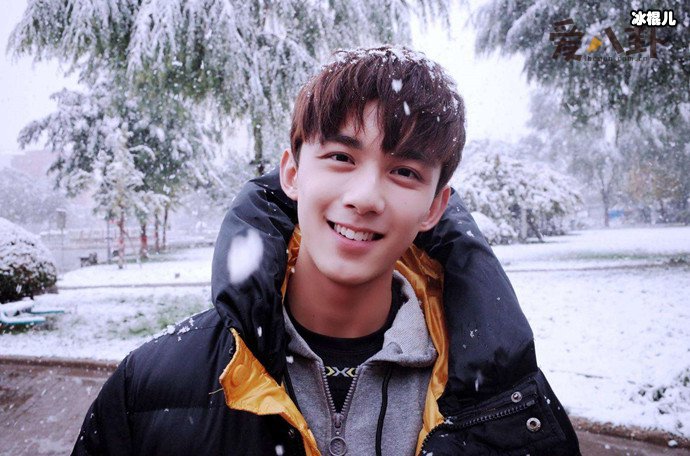 【WPT扑克】吴磊撕番是什么意思, 新海报被换新剧疑泡汤平台真要封杀了吗