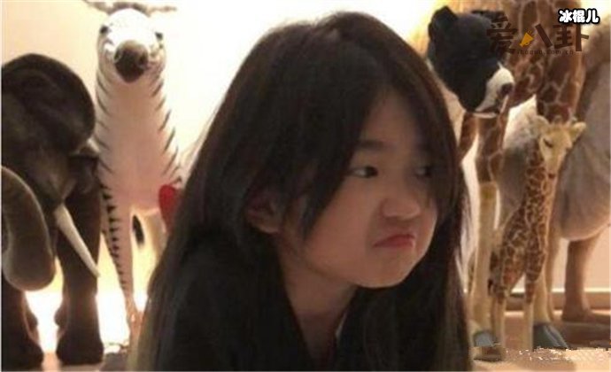 【WPT扑克】曹格女儿现在照片, 妈妈晒其10岁生日照成小美女