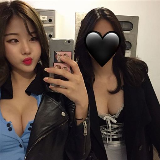 【WPT扑克】性感「豪乳女警」釦子沒扣　深邃事業線逼死人…真面目曝光了