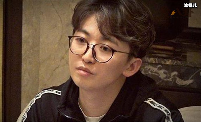 【WPT扑克】跑男导演姚译添结婚了吗？ 颜值超高被网友喊话出道