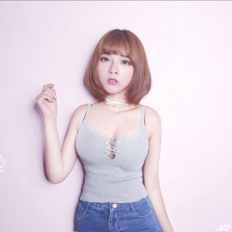 【WPT扑克】超萌電競女神奎丁曬近照　乳量暴增肉感大好啊❤