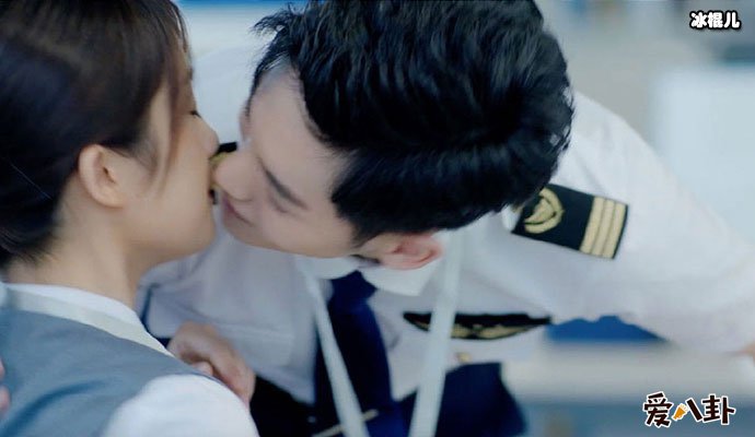 【WPT扑克】李婷婷王以纶关系, 民航CP吻戏大曝光!