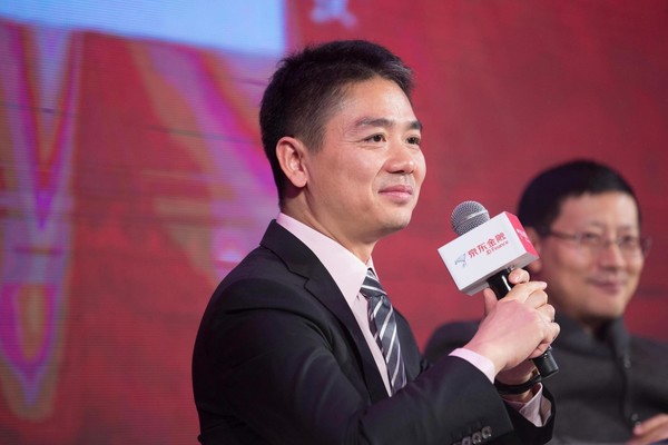 【WPT扑克】刘强东又给老家村民发现金！几千元礼品+万元红包