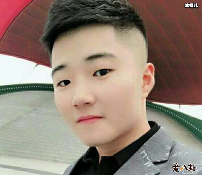 【WPT扑克】快手白小白真实姓名, 知名歌手转型当网红白小白老婆是谁