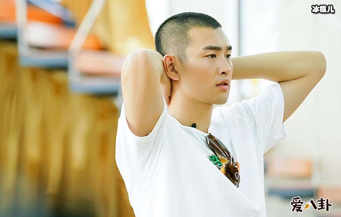 【WPT扑克】王彦霖虞朗牵手逛街, 其本色出演《新白娘子传奇》中金如意