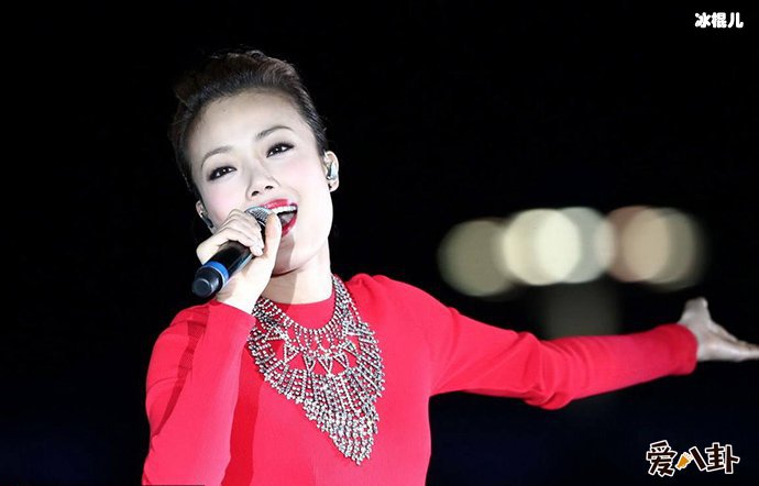 【WPT扑克】容祖儿为何拄拐杖与好友约饭局?容祖儿被调侃捧腹大笑