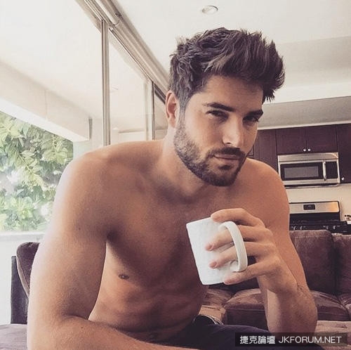 【WPT扑克】顏值高薪水比長的平庸高出14%！我該存錢整型嗎Q_Q