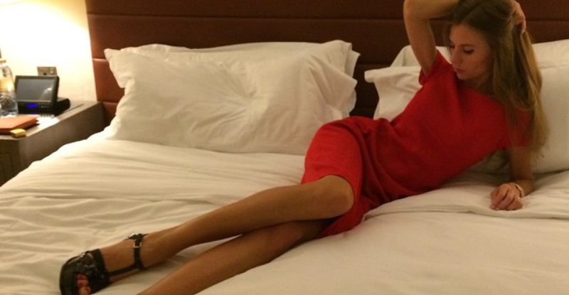 【WPT扑克】哥哥寂寞嗎？！「俄羅斯妹」自PO銷魂床照　性感美腿直勾引受不了啦～